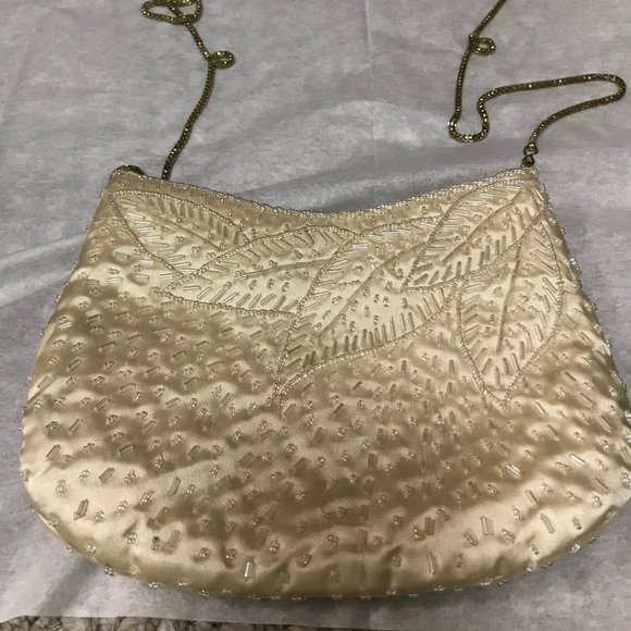 VINTAGE LE ROYALE WHITE BEADED EVENING BAG - Picture 1 of 5